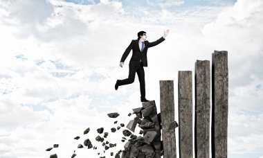 Üst zorlukların üstesinden