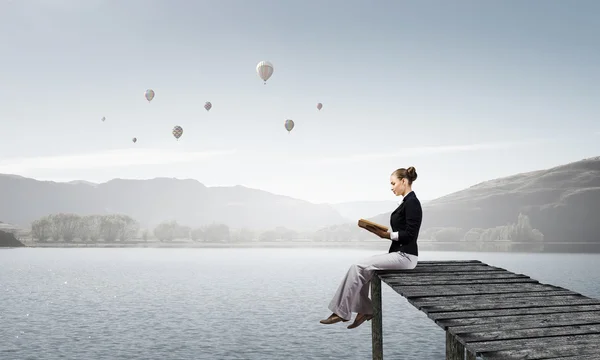 Tempo de isolamento e leitura — Fotografia de Stock