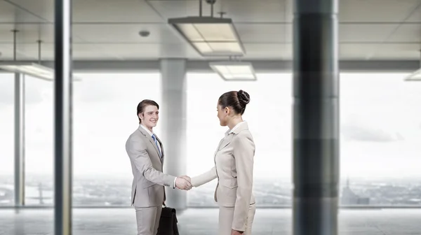 Obchodní partneři handshake — Stock fotografie