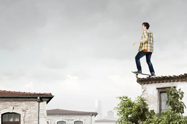 Boy ride skateboard — Stock Photo, Image