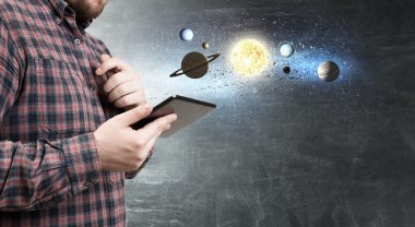 Hipster adam tablet kullanma