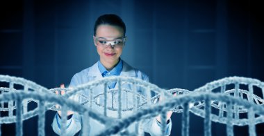 Kadın bilim teknoloji uzmanı laboratuvar olarak