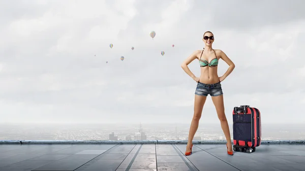 Hitch hiker woman on road — Stock Photo, Image