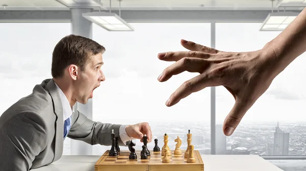 Seine Geschäftsstrategie spielen — Stockfoto