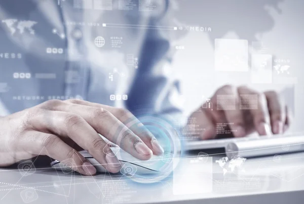 Man surfing the Internet — Stock Photo, Image