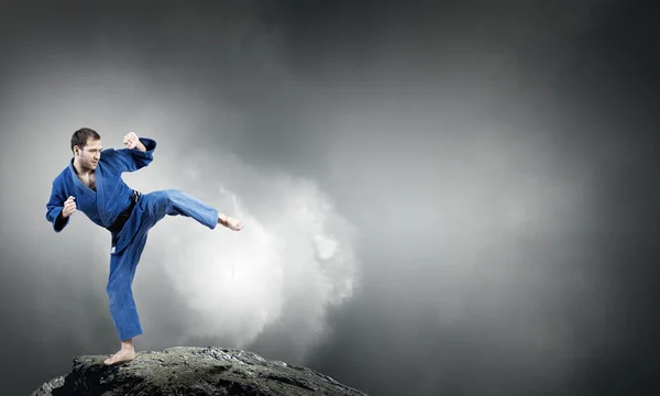 Karate-Männer-Training — Stockfoto