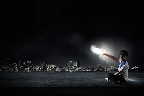 Schüler im leeren Raum — Stockfoto