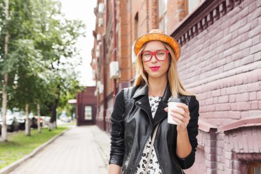 Turistik şehirde gezi