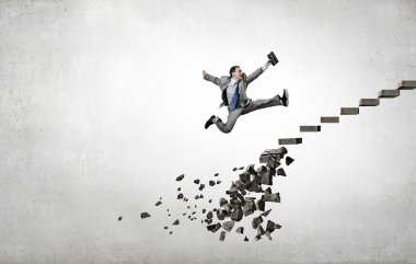 Üst zorlukların üstesinden