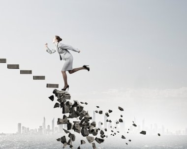 Üst zorlukların üstesinden