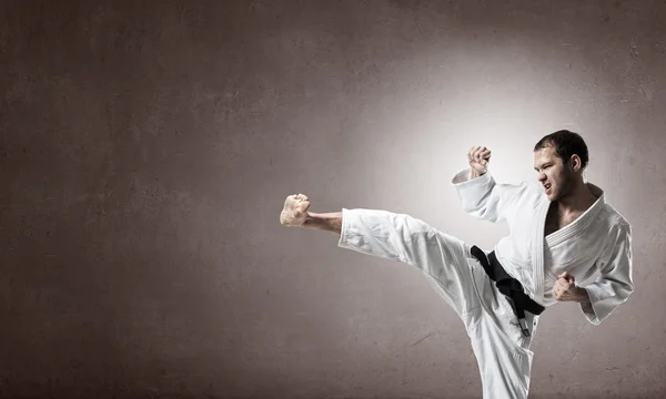 Karate-Männer-Training — Stockfoto