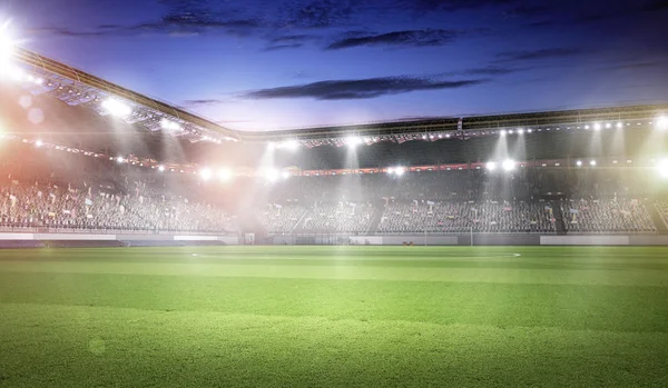 Voetbalstadion in verlichting — Stockfoto