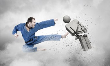 Krate adam içinde hareket