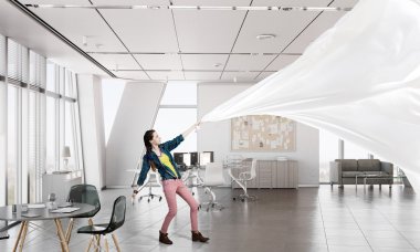 Kadın çekme beyaz kumaş