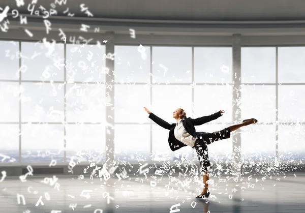 Χορός επιχειρηματίας στο γραφείο — Φωτογραφία Αρχείου