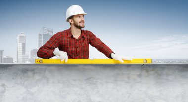 Genç bir mühendis adam