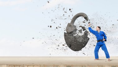 Krate adam içinde hareket