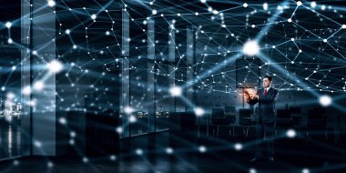 Kablosuz bağlantı kullanarak iş adamı