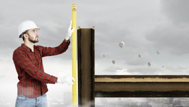 Genç bir mühendis adam