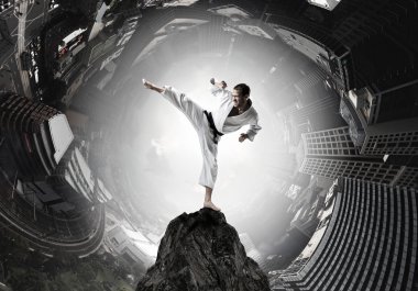 Krate adam içinde hareket