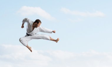 Krate adam içinde hareket