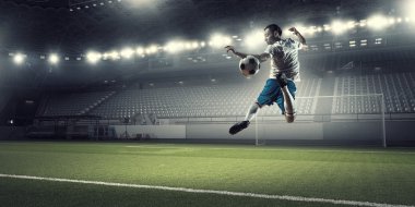 İleri futbolcu