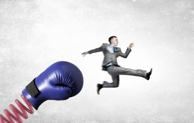 Zorluklarla karşı karşıya