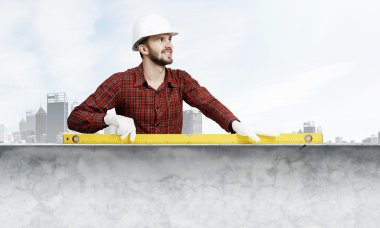 Genç bir mühendis adam