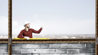 Genç bir mühendis adam