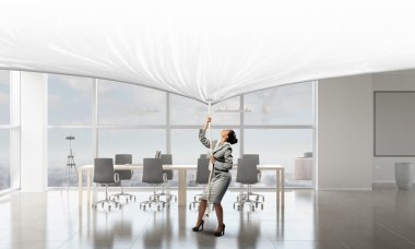 iş kadını çekerek afiş