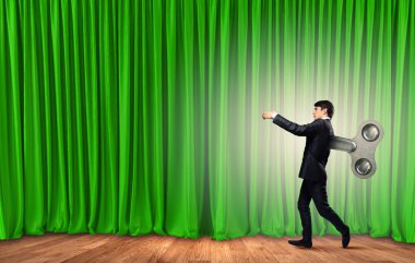 Ön plana çıkmaktan hiç durmuyor