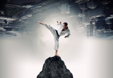 Krate adam içinde hareket