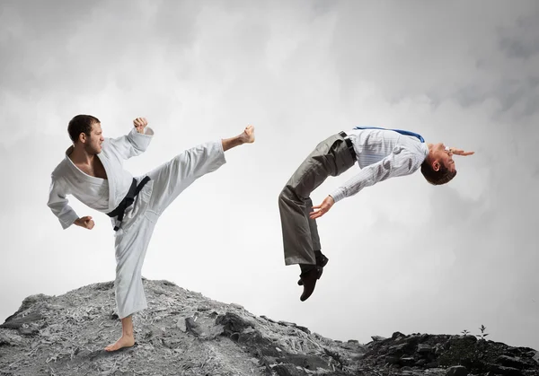 Slag bij twee tegenstanders — Stockfoto