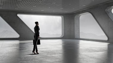 İç binada işkadını