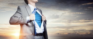O süper yöneticisidir. Karışık teknik