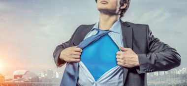 O süper yöneticisidir. Karışık teknik