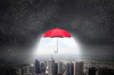 Gökyüzünde renk şemsiye. Karışık teknik