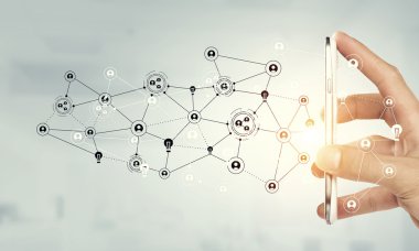 İnsanlar bağlanan cihazlar. Karışık teknik