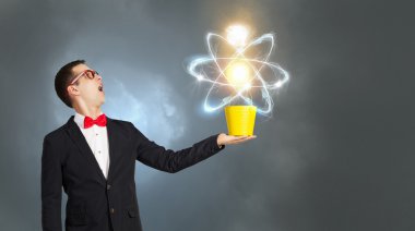 Yaratıcı bireyselliğini ifade. Karışık teknik