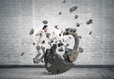 Güvenlikten kırma. Karışık teknik