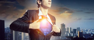 O süper yöneticisidir. Karışık teknik