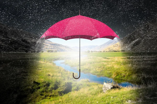 Kleur paraplu in de hemel. Mixed media — Stockfoto