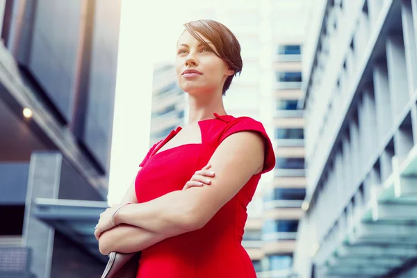 Portrait de femme d'affaires à l'extérieur — Photo