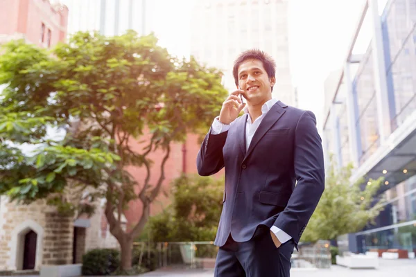 Portrait of confident businessman outdoors — Stock Photo, Image