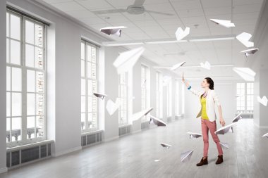 Kız ofis iç. Karışık teknik