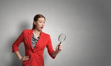 Kız arama için Büyüteç'i kullanma. Karışık teknik