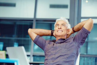 ofis yakışıklı işadamı