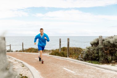 sağlıklı çalışan adam