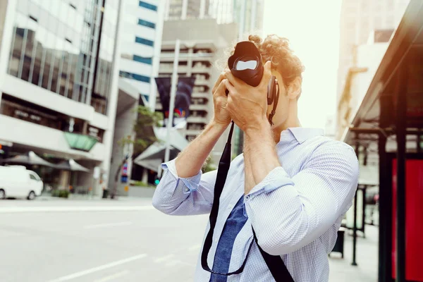 Mužské Fotograf fotografování snímku — Stock fotografie