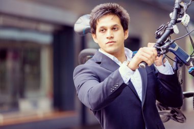 Bisiklet ile başarılı iş adamı